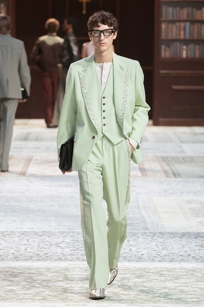 Amiri nos da contracultura setentera, pero lujosa, con fw26