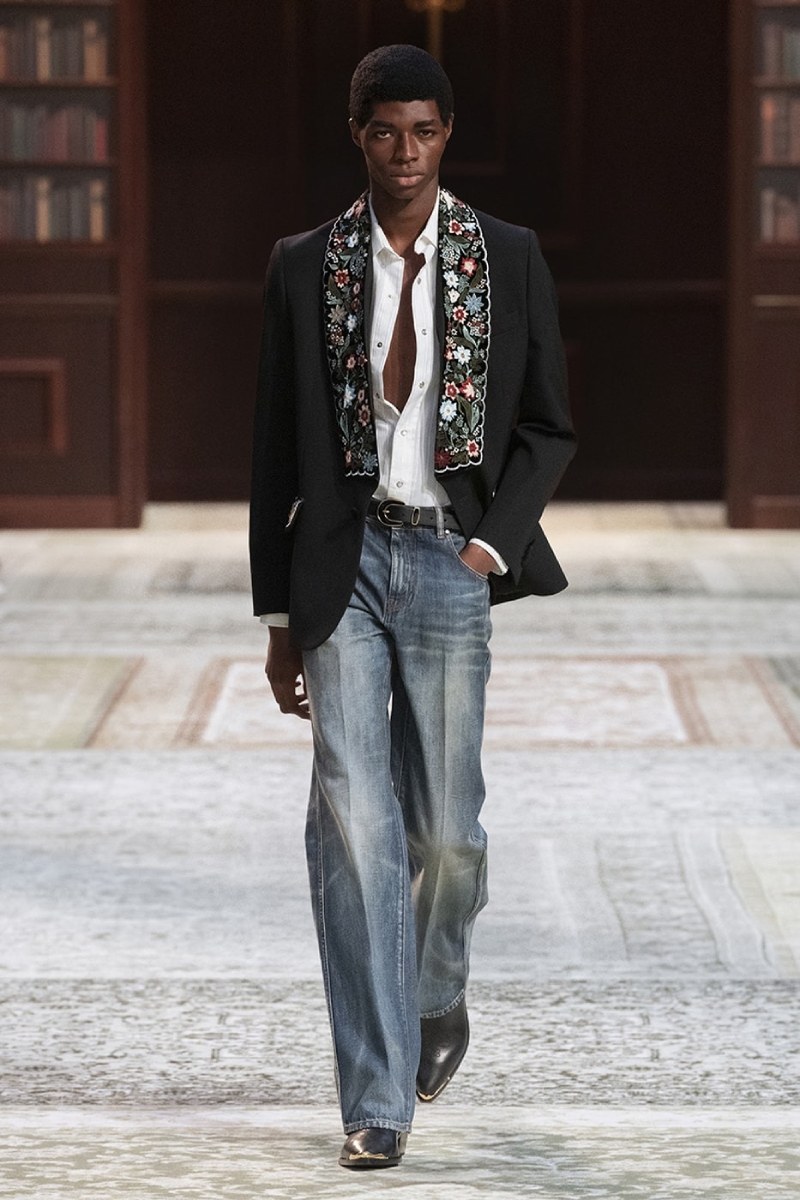 Amiri nos da contracultura setentera, pero lujosa, con fw26