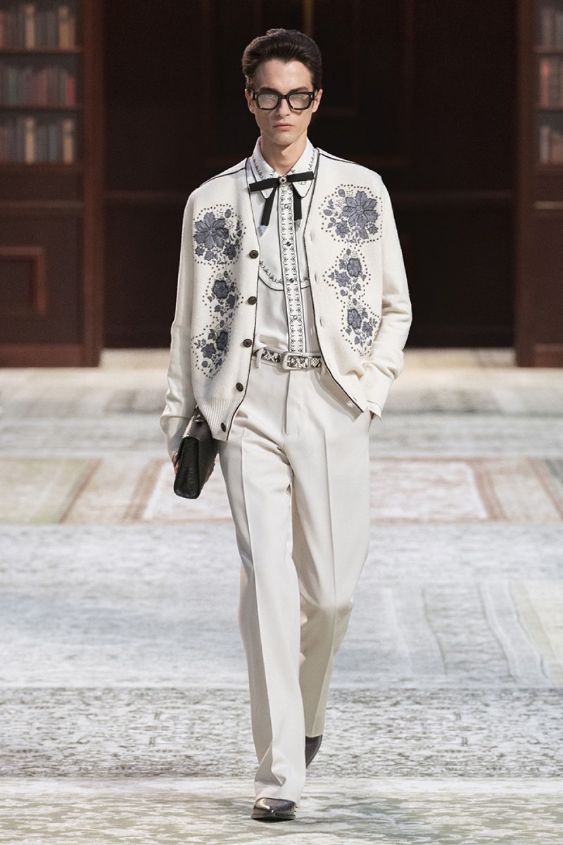 Amiri nos da contracultura setentera, pero lujosa, con fw26