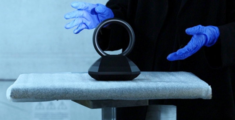 Suot Studio diseña el primer bolso que también es una joya