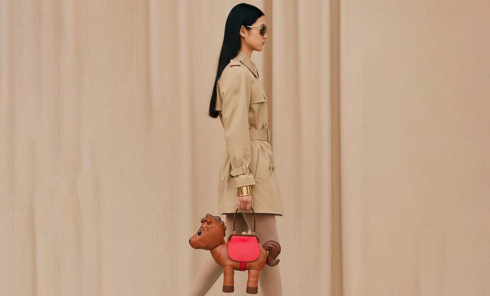 El bolso con forma de caballo de Moschino ya es un icono