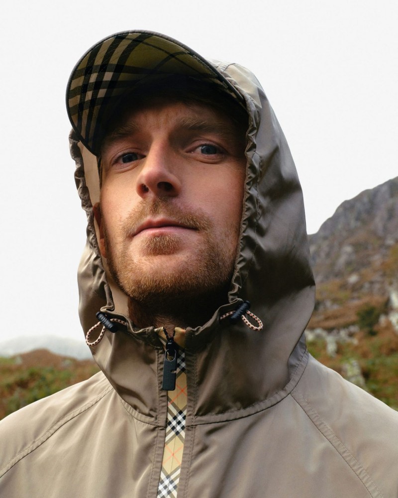 Burberry celebra a la gabardina como pilar de innovación