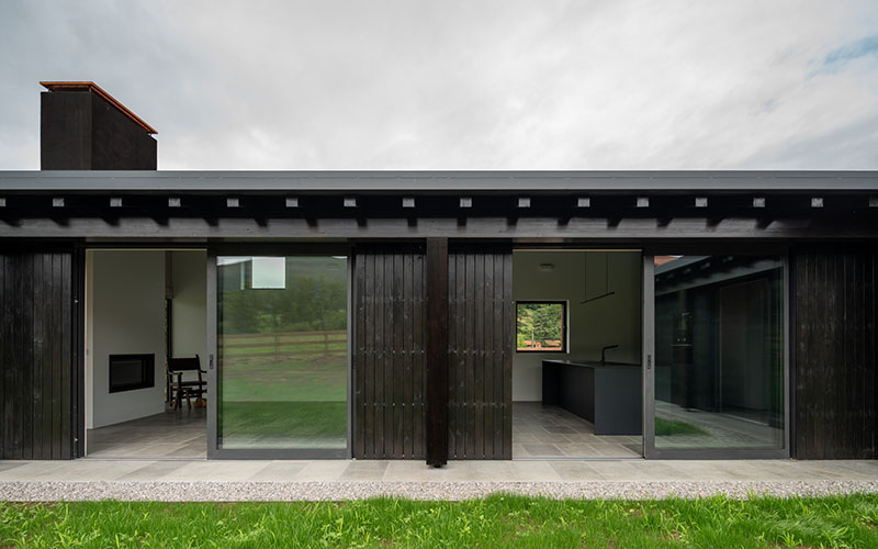 Héctor Navarro firma Casa Reversa, una vivienda de 2 caras