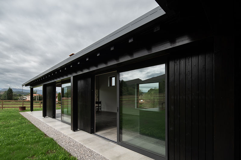 Héctor Navarro firma Casa Reversa, una vivienda de 2 caras