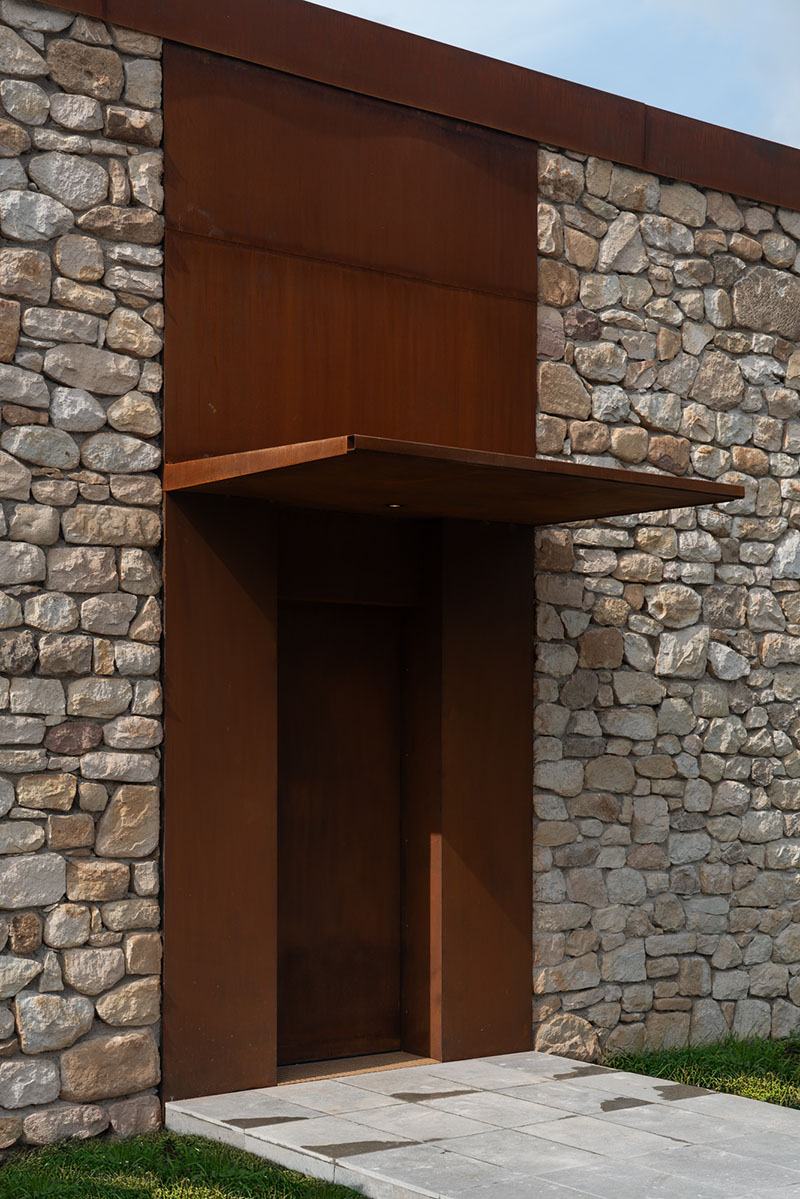 Héctor Navarro firma Casa Reversa, una vivienda de 2 caras