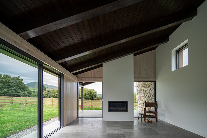 Héctor Navarro firma Casa Reversa, una vivienda de 2 caras