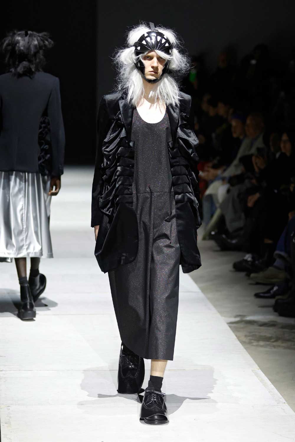 La moda es más que ropa, es pensamiento: Comme des Garçons