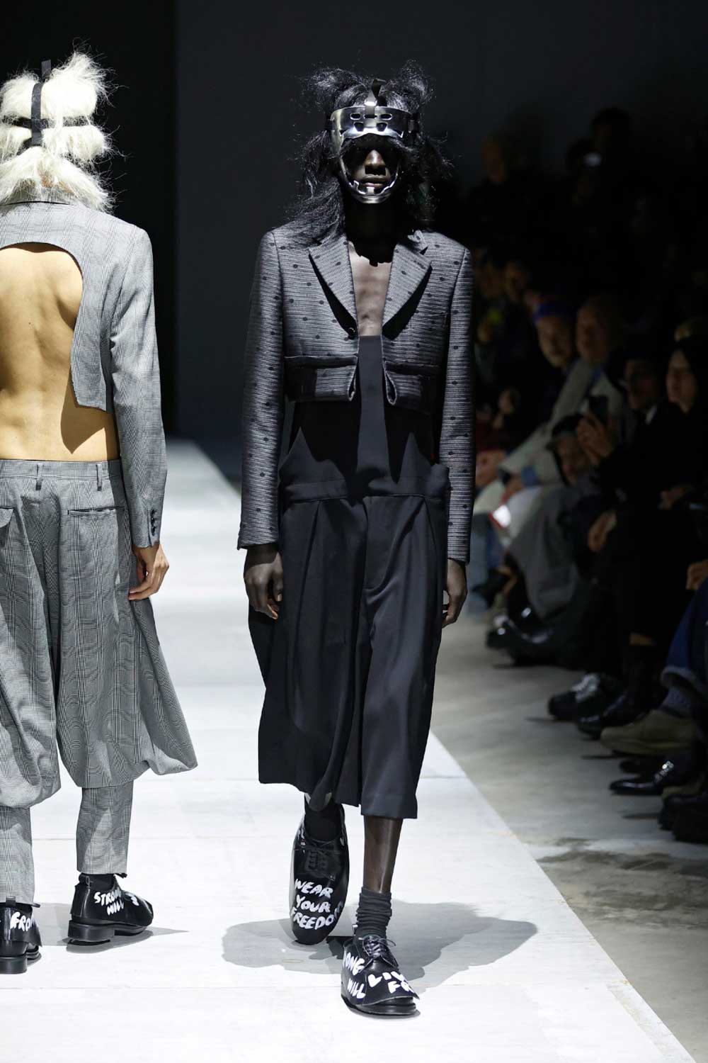 La moda es más que ropa, es pensamiento: Comme des Garçons