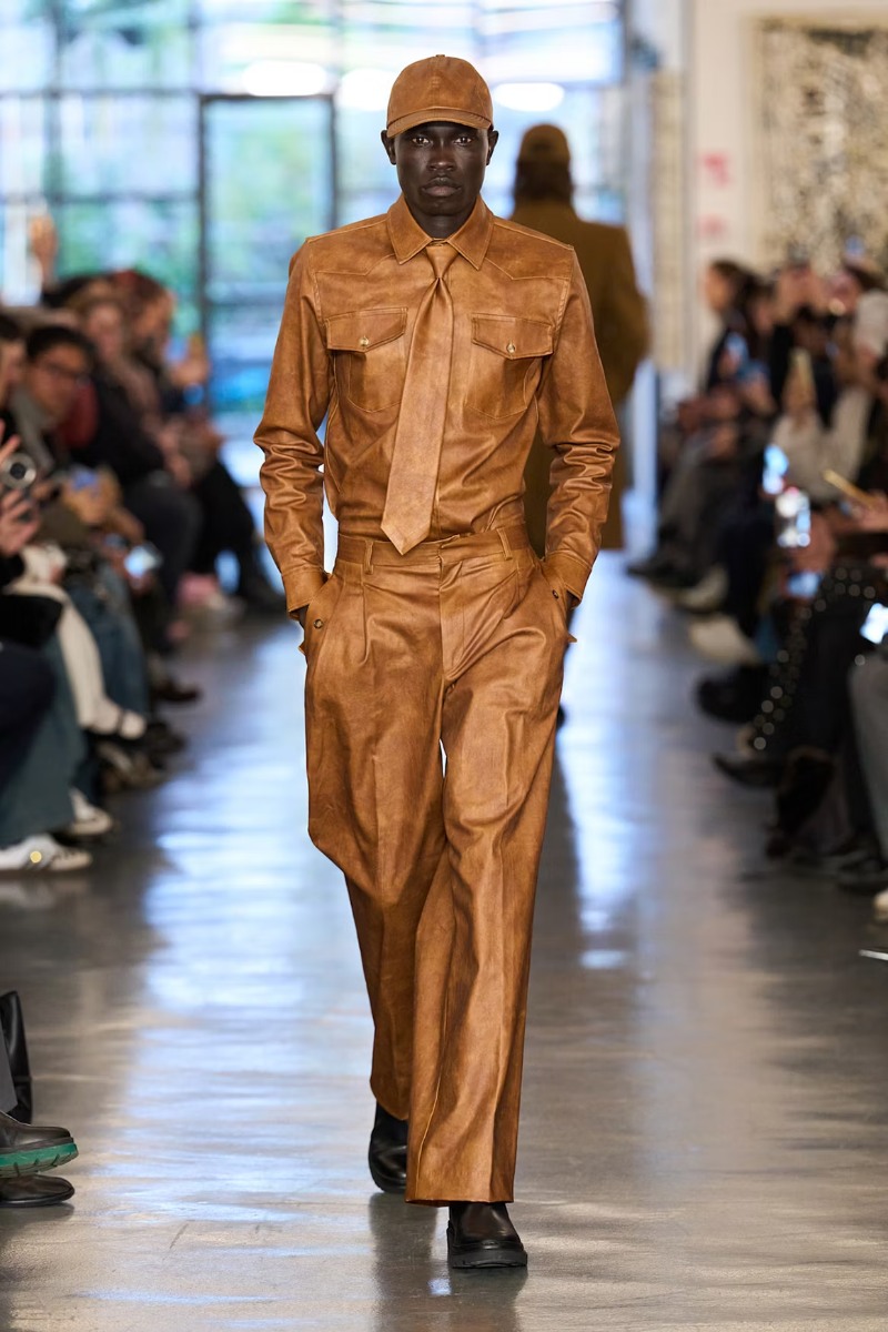 David Catalán aporta calidez otoñal al patchwork en Milán