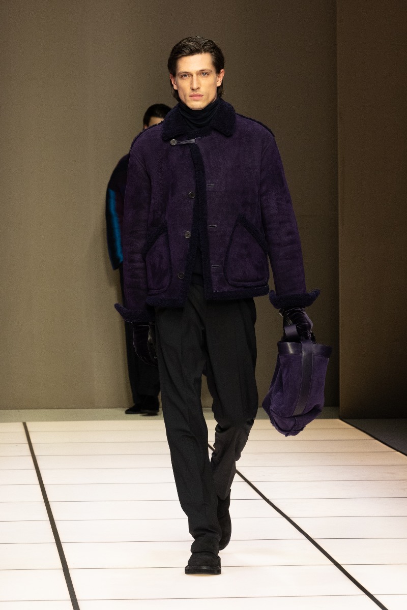 Giorgio Armani fw26: la elegancia discreta con terciopelo