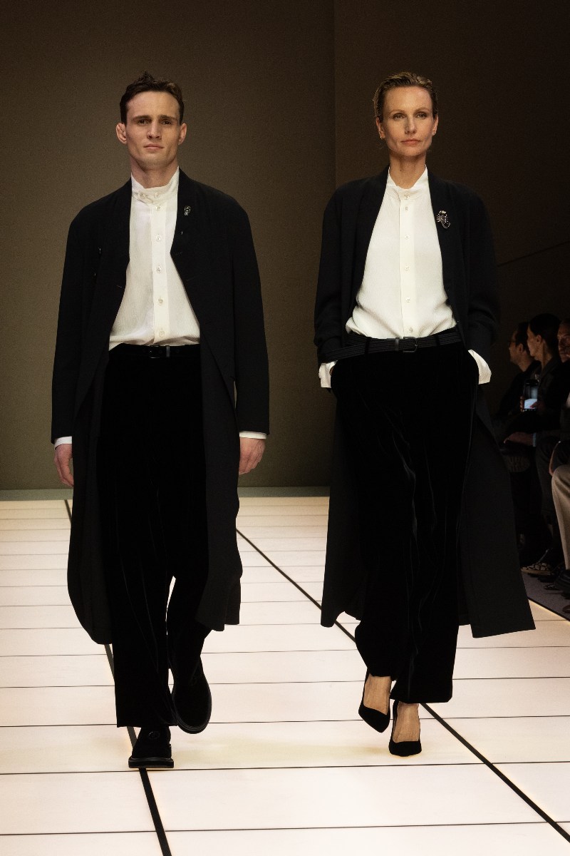 Giorgio Armani fw26: la elegancia discreta con terciopelo