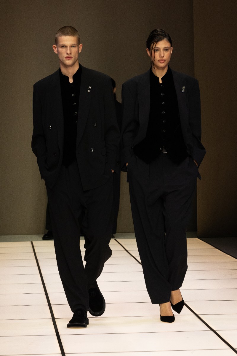 Giorgio Armani fw26: la elegancia discreta con terciopelo