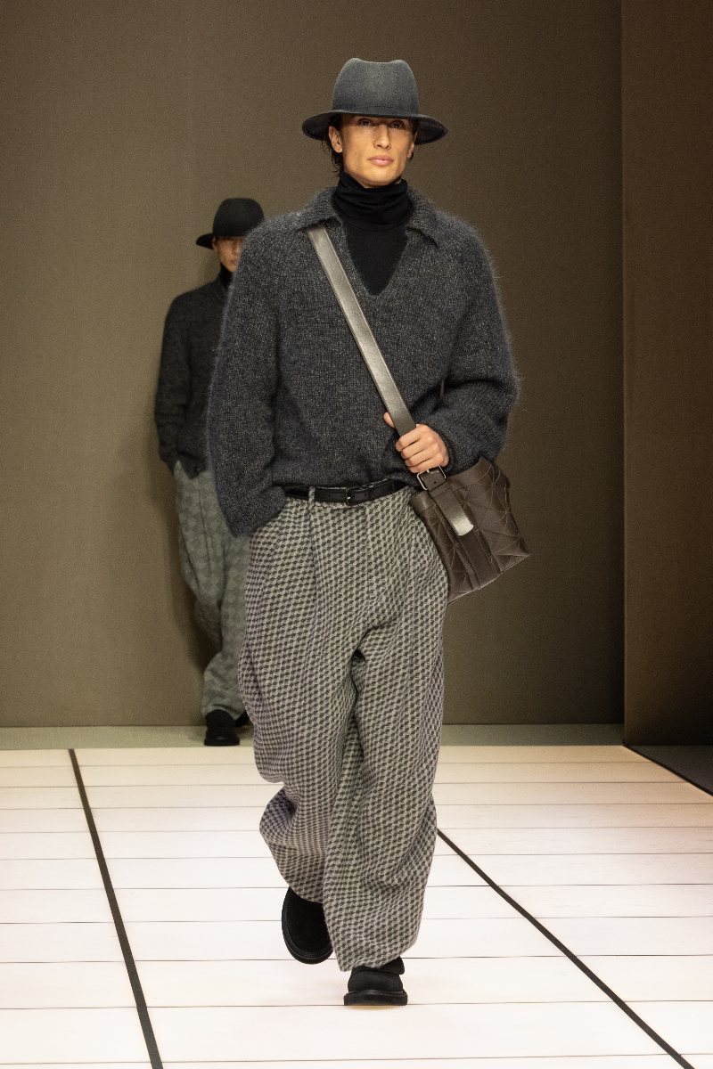Giorgio Armani fw26: la elegancia discreta con terciopelo