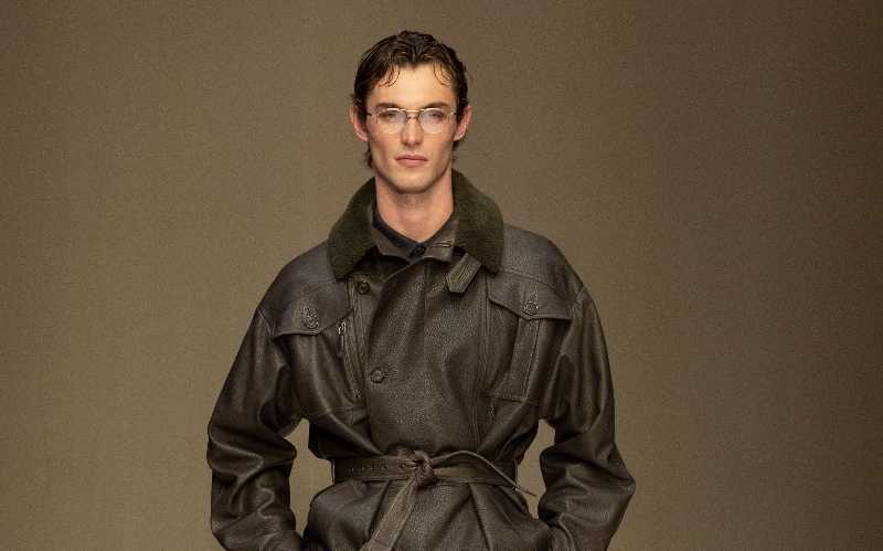 Giorgio Armani fw26: la elegancia discreta con terciopelo