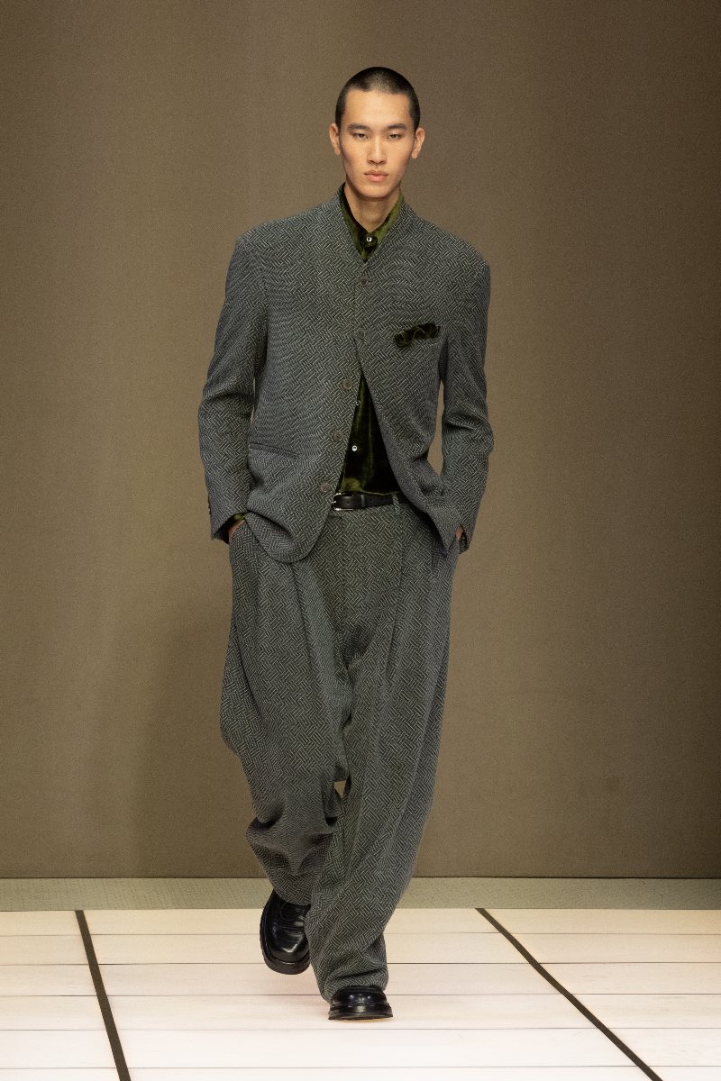 Giorgio Armani fw26: la elegancia discreta con terciopelo