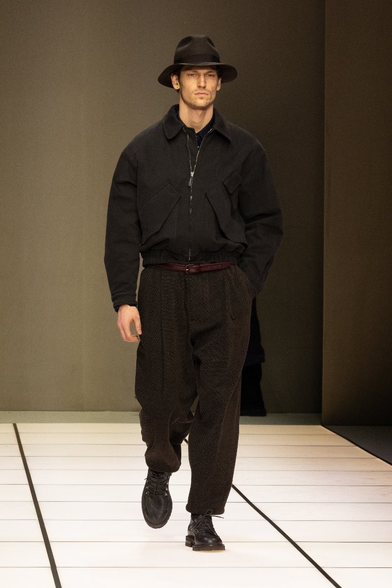 Giorgio Armani fw26: la elegancia discreta con terciopelo