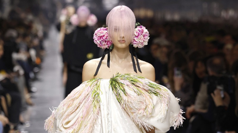 Anderson debuta su primera colección de Dior Alta Costura