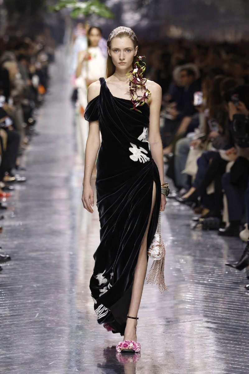 Anderson debuta su primera colección de Dior Alta Costura