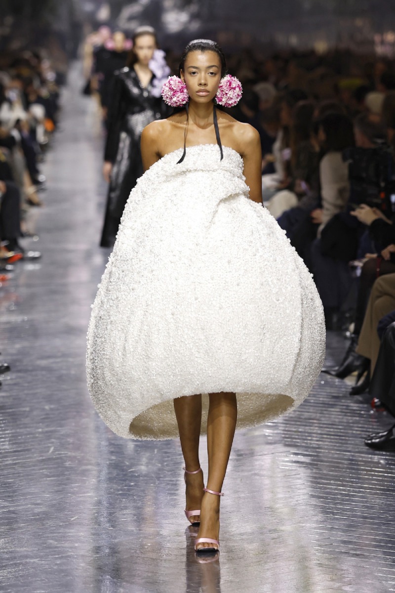 Anderson debuta su primera colección de Dior Alta Costura