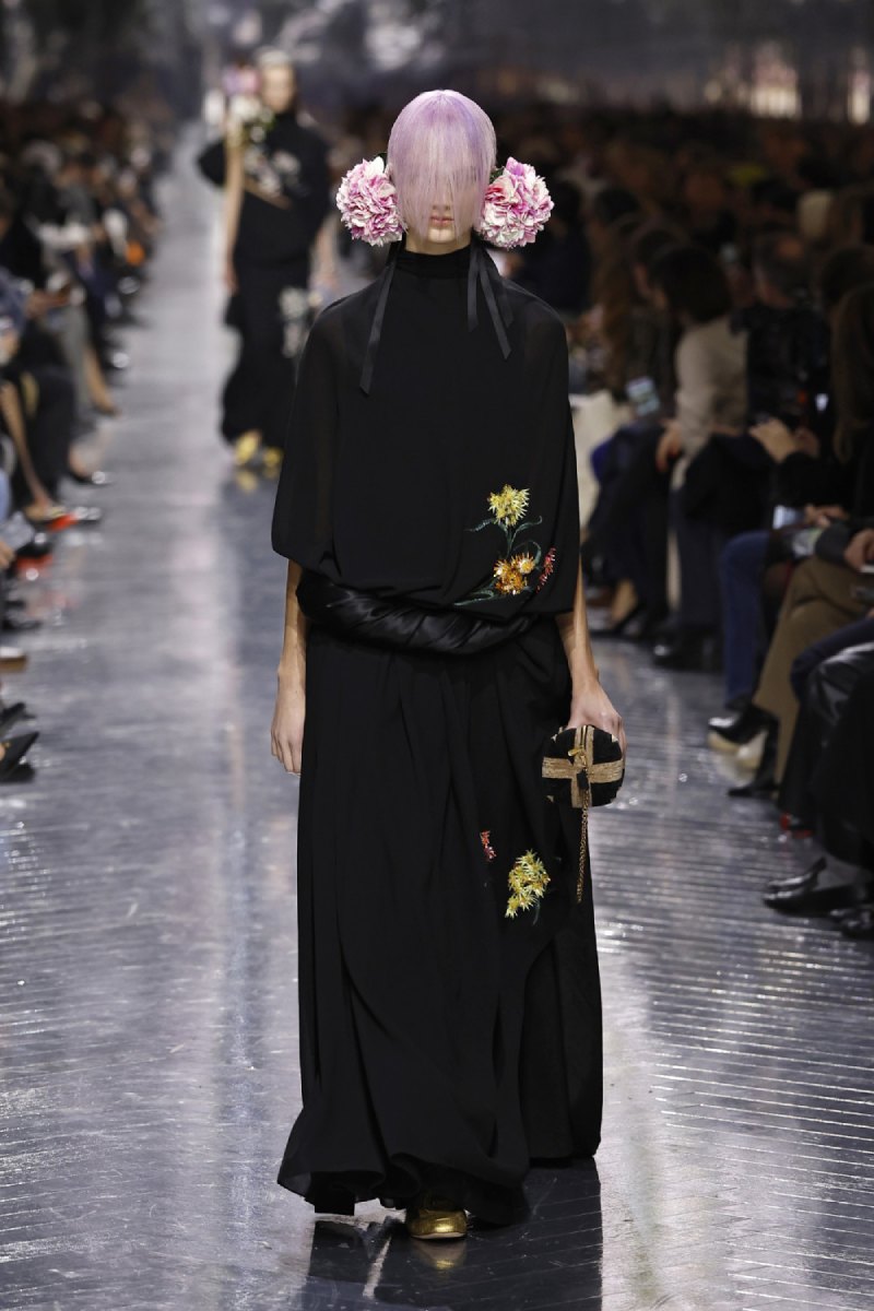 Anderson debuta su primera colección de Dior Alta Costura