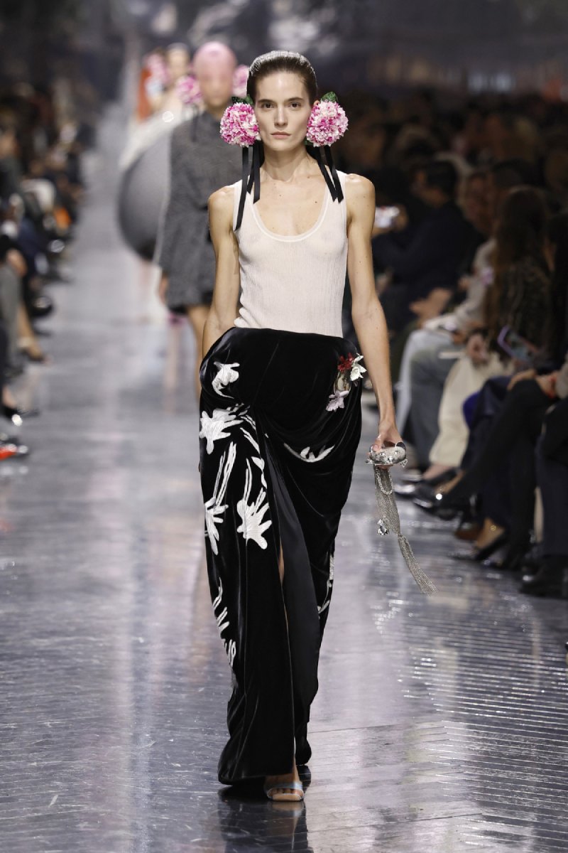 Anderson debuta su primera colección de Dior Alta Costura