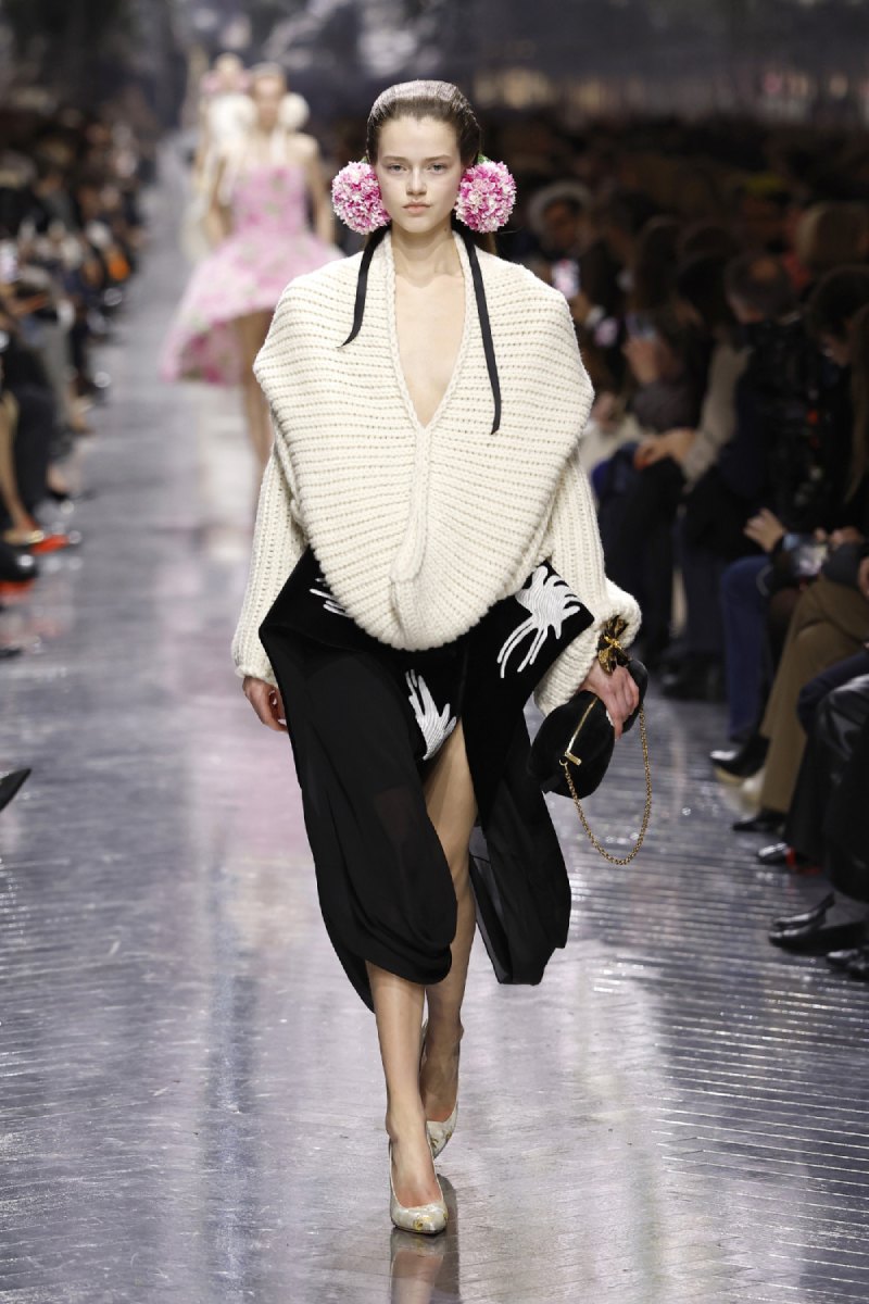 Anderson debuta su primera colección de Dior Alta Costura