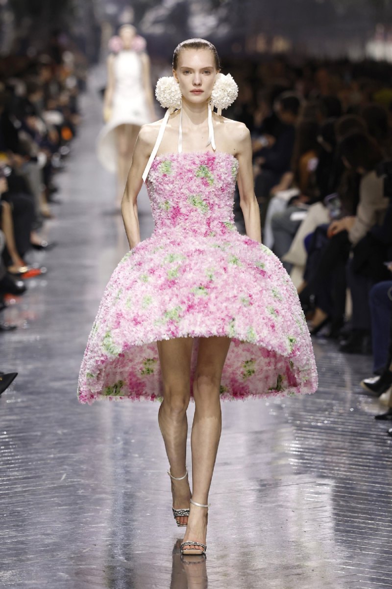 Anderson debuta su primera colección de Dior Alta Costura