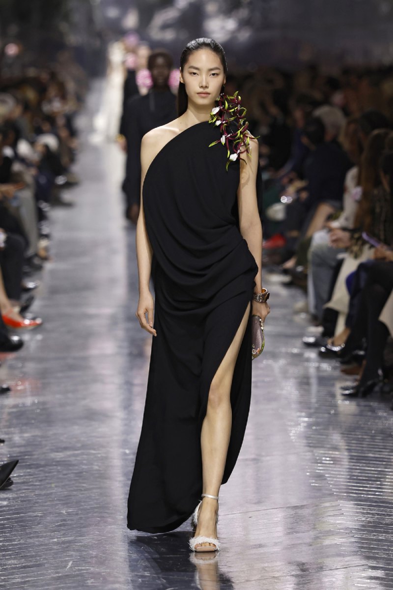 Anderson debuta su primera colección de Dior Alta Costura