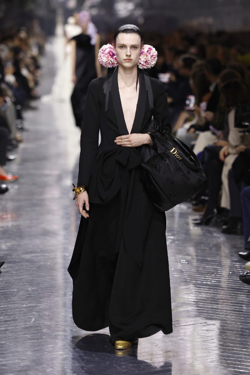 Anderson debuta su primera colección de Dior Alta Costura