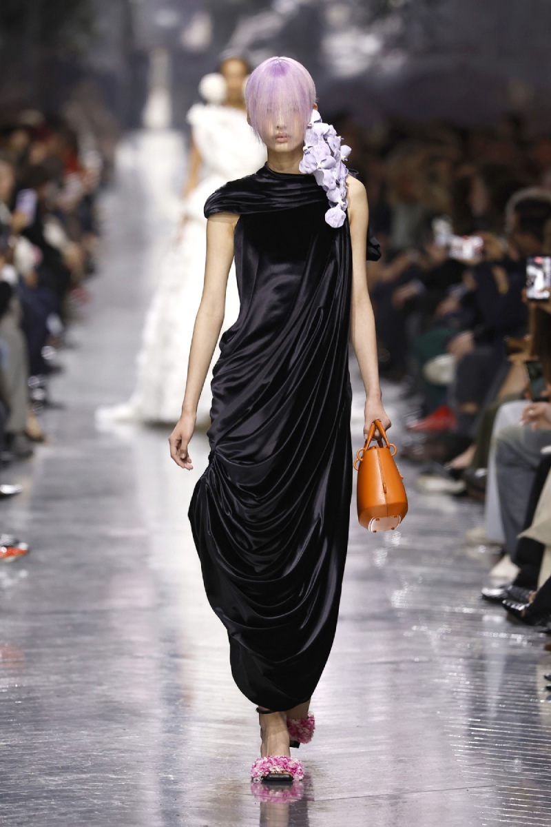 Anderson debuta su primera colección de Dior Alta Costura