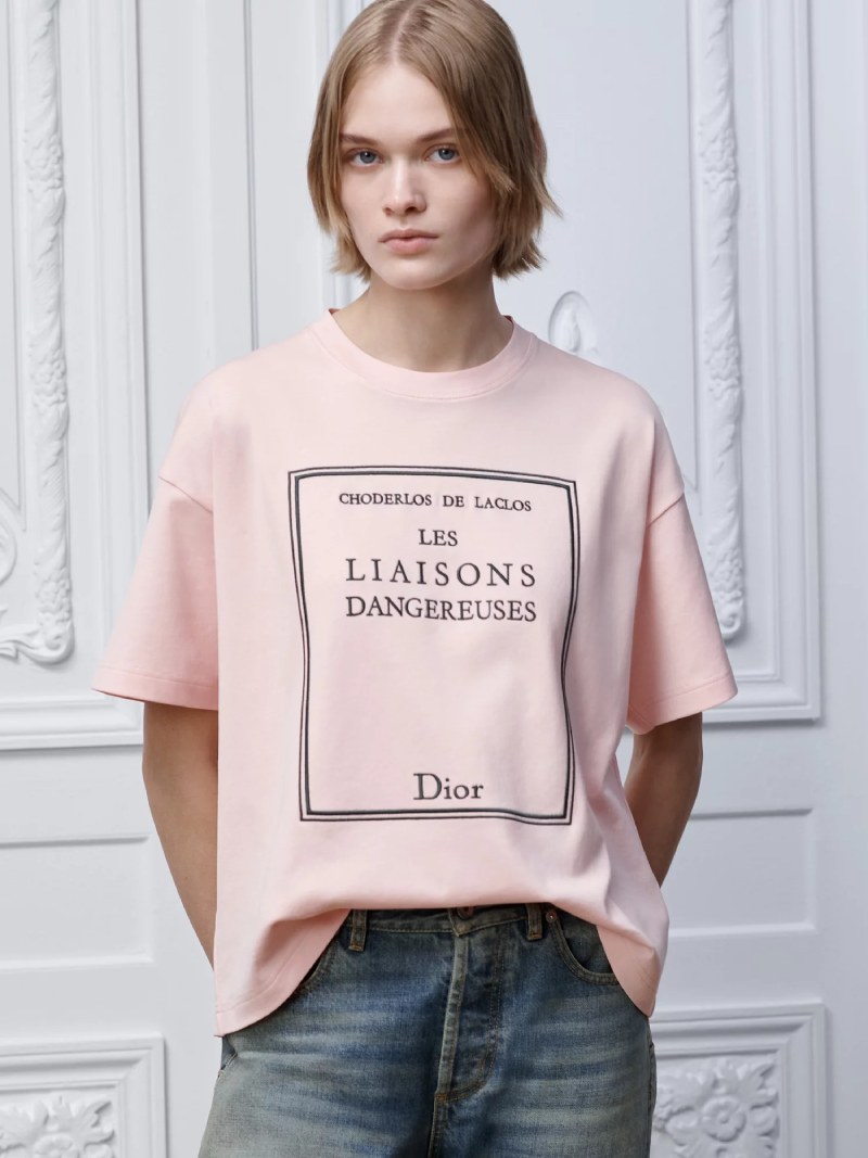 Anderson celebra la litaratura a través de los iconos Dior