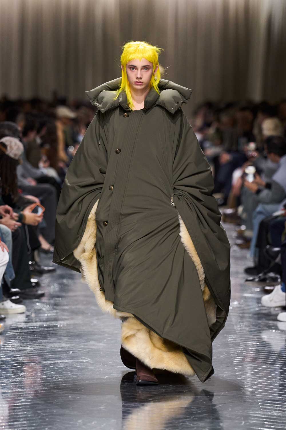 Jonathan Anderson redefine Dior FW26: El nuevo glam pop