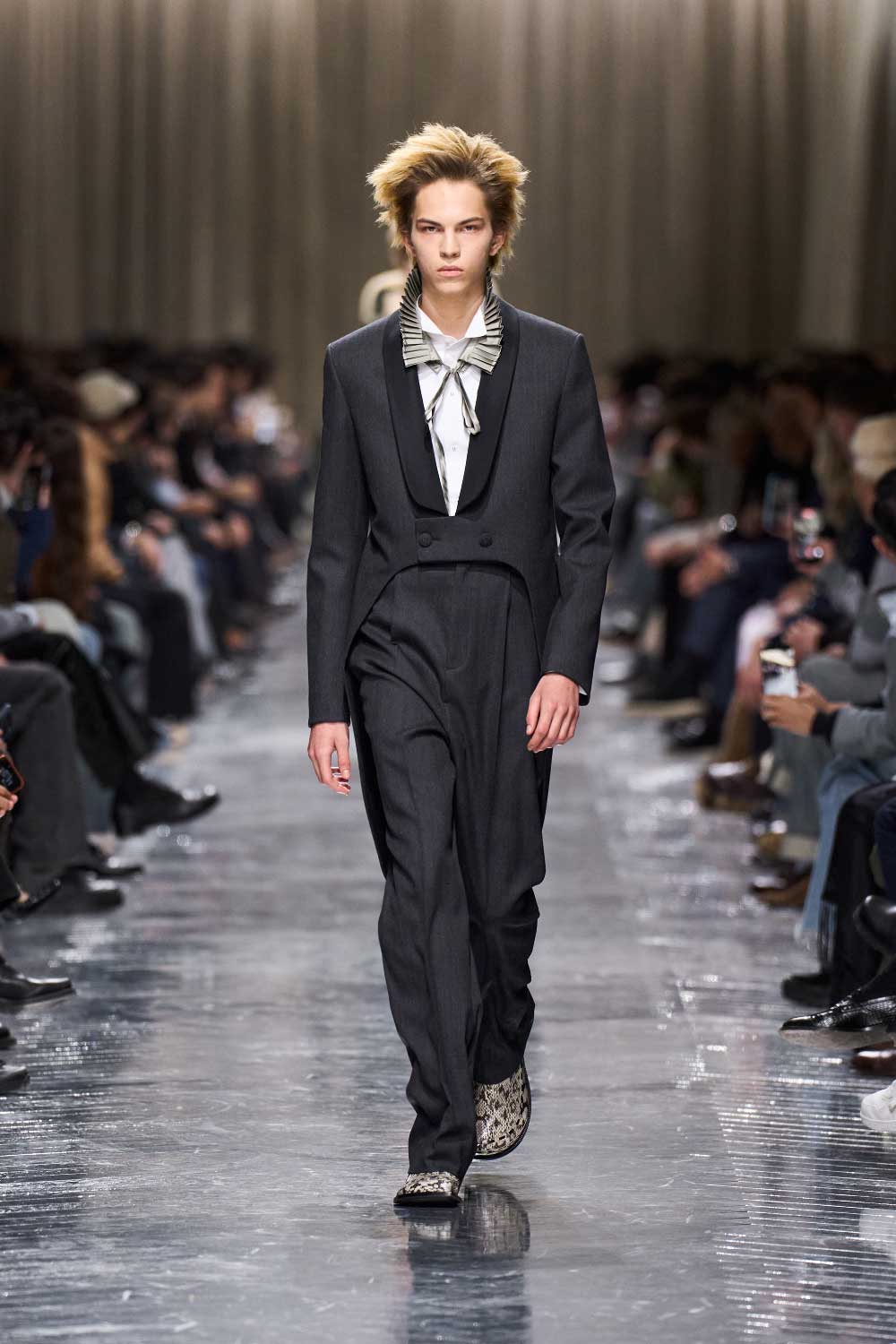 Jonathan Anderson redefine Dior FW26: El nuevo glam pop