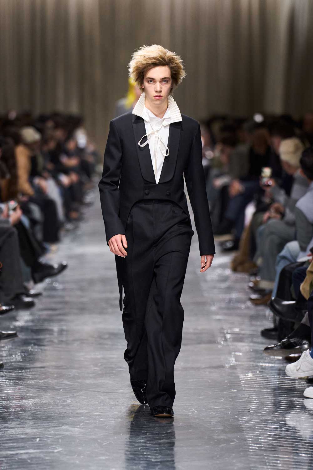 Jonathan Anderson redefine Dior FW26: El nuevo glam pop