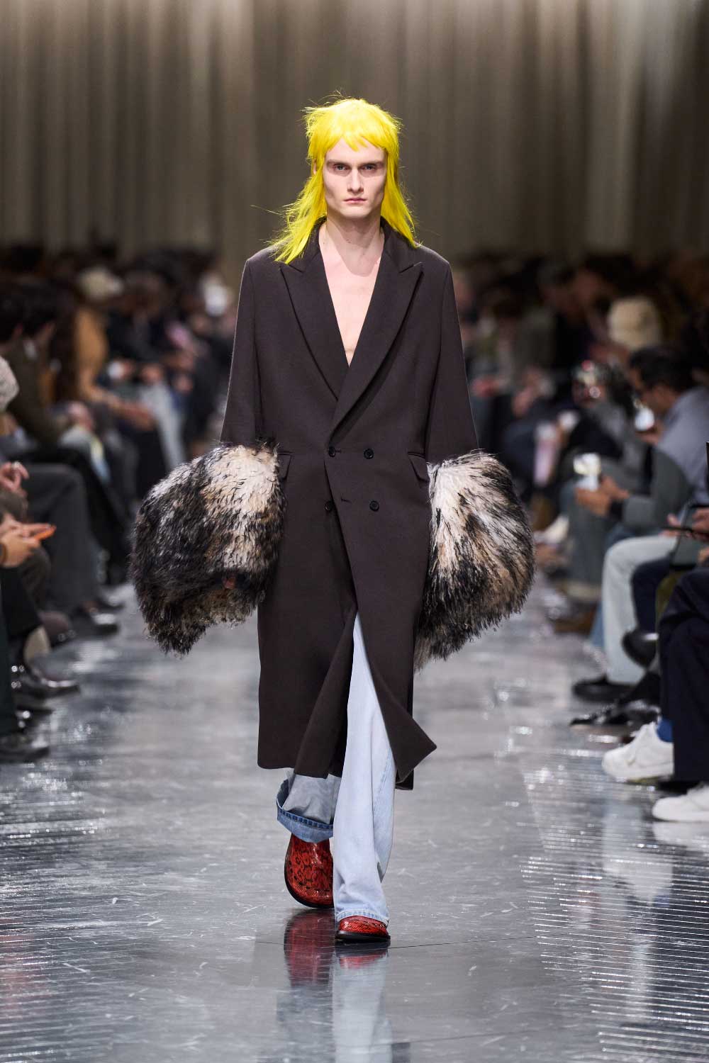 Jonathan Anderson redefine Dior FW26: El nuevo glam pop