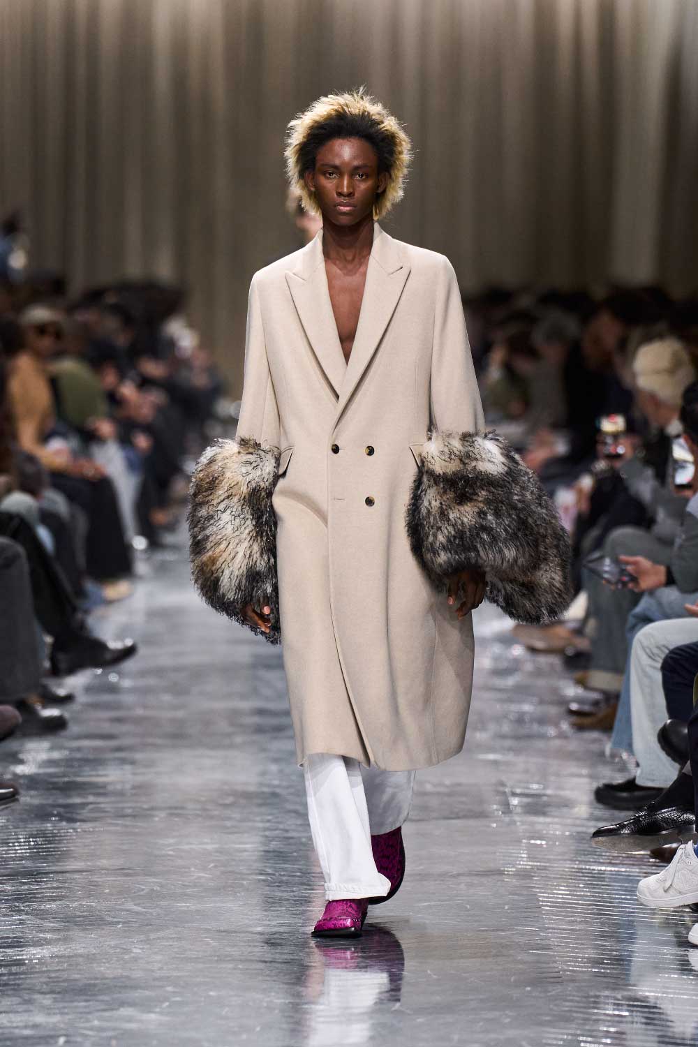 Jonathan Anderson redefine Dior FW26: El nuevo glam pop