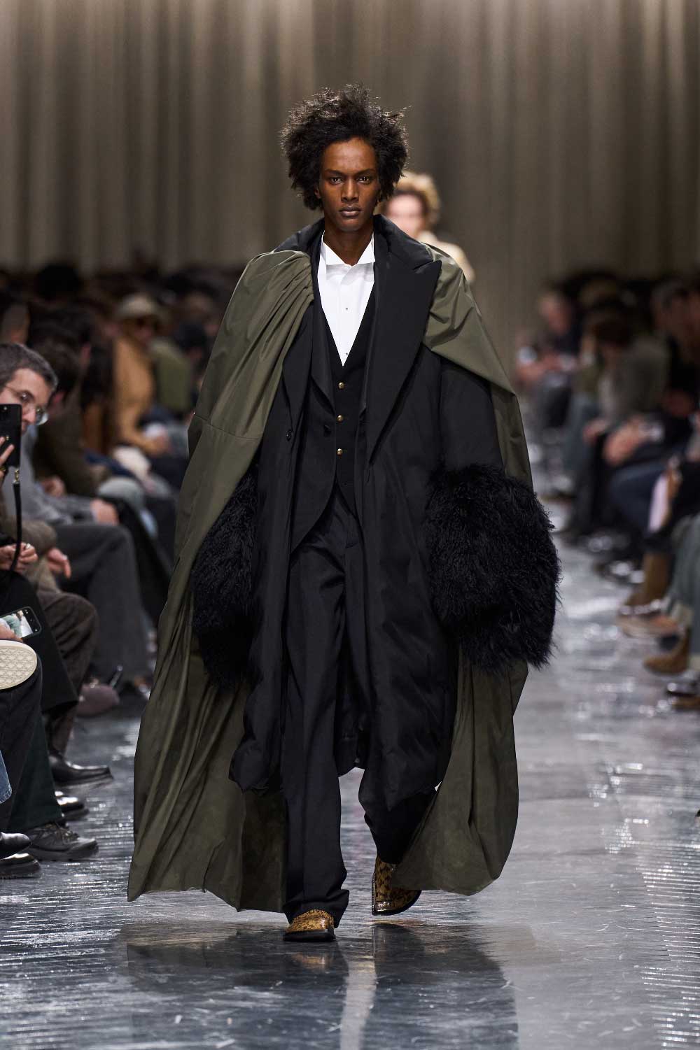 Jonathan Anderson redefine Dior FW26: El nuevo glam pop