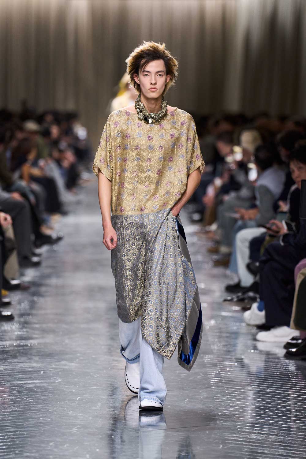 Jonathan Anderson redefine Dior FW26: El nuevo glam pop