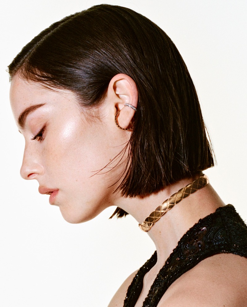 El folk-pop de Gracie Abrams llega a las joyas de Chanel