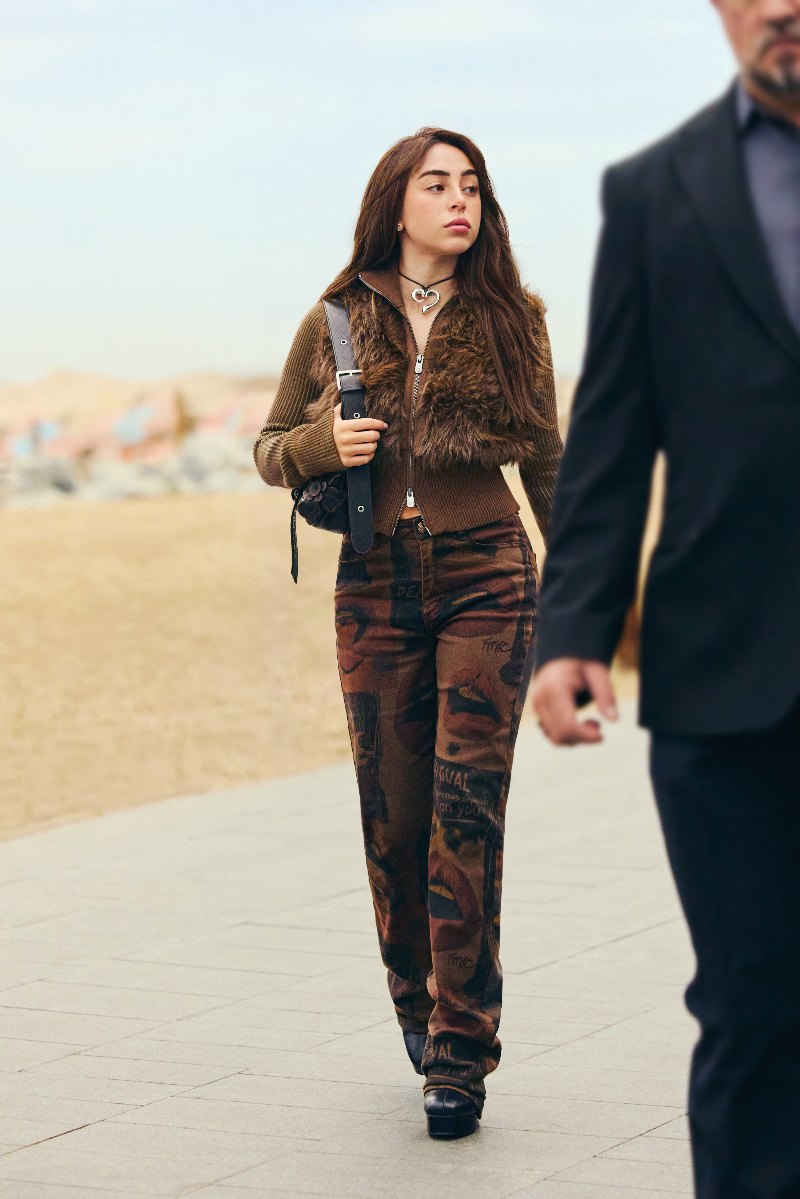 Nicki Nicole viste Desigual y redefine el estilo urbano