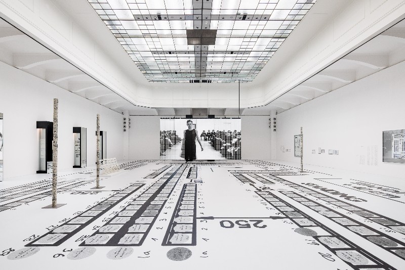 Helmut Lang: El MAK de Viena rinde culto al mito eterno