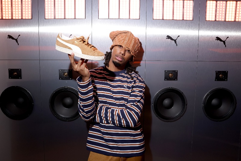 Puma monta una fiesta en París con la viral Suede como VIP