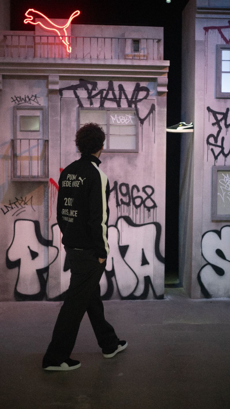 Puma monta una fiesta en París con la viral Suede como VIP