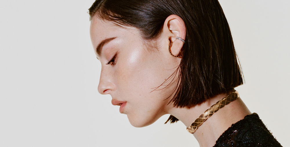 El folk-pop de Gracie Abrams llega a las joyas de Chanel