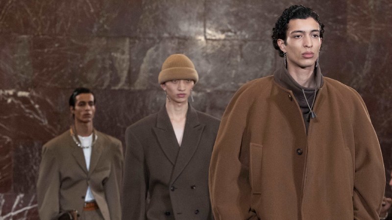 Hed Mayner reescribe lo clásico para fw26 en Pitti Uomo 109