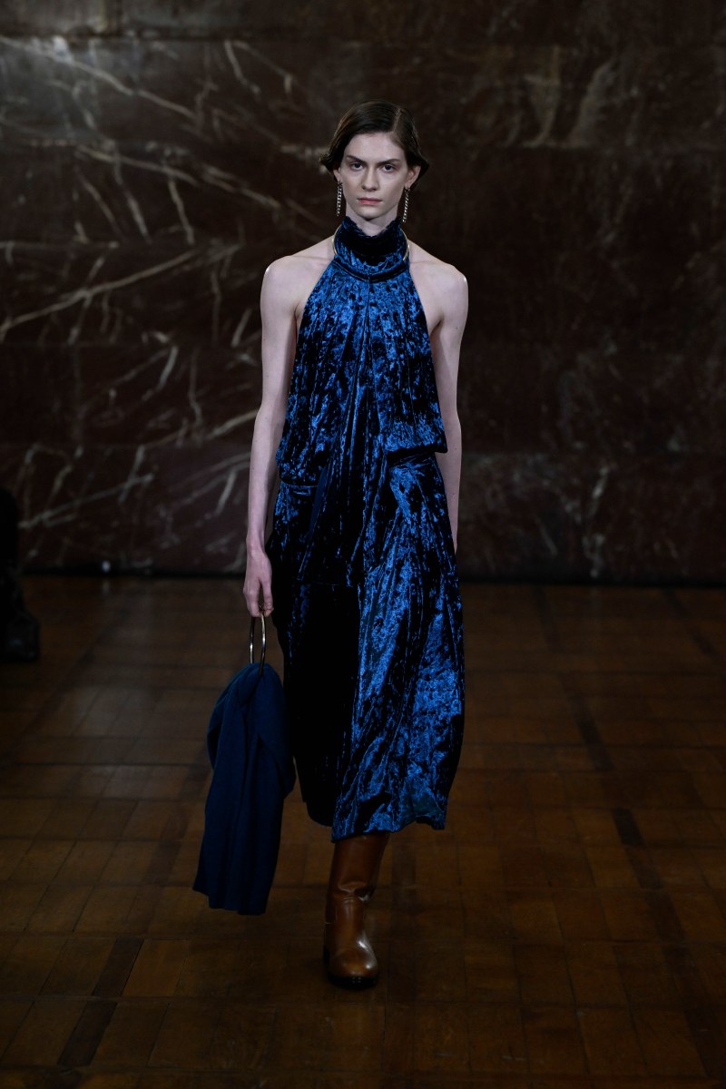 Hed Mayner reescribe lo clásico para fw26 en Pitti Uomo 109