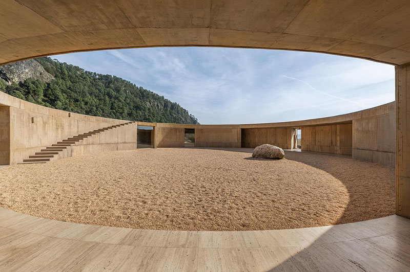 House 720 Degrees: una casa circular de Fernanda Canales