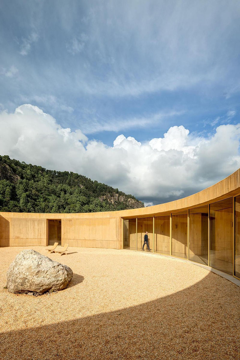 House 720 Degrees: una casa circular de Fernanda Canales