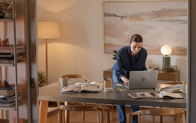 HP OmniBook X Flip 16: el convertible duradero con Copilot+