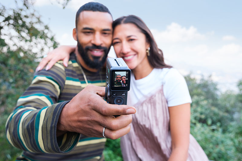 Instax mini Evo Cinema: el diseño retro como protagonista